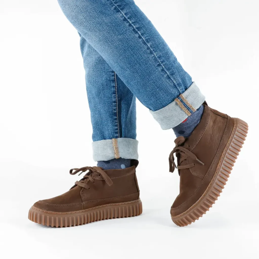 Clarks Torhill Lace Hi Camoscio Marrone stringate uomo donna