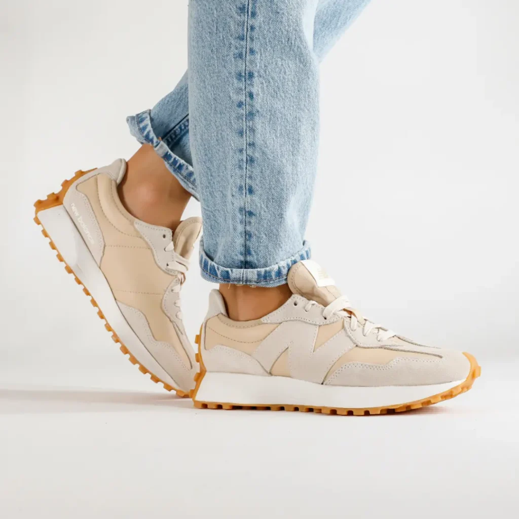 New Balance 327 Beige Pelle Bianco Suede sneakers donna