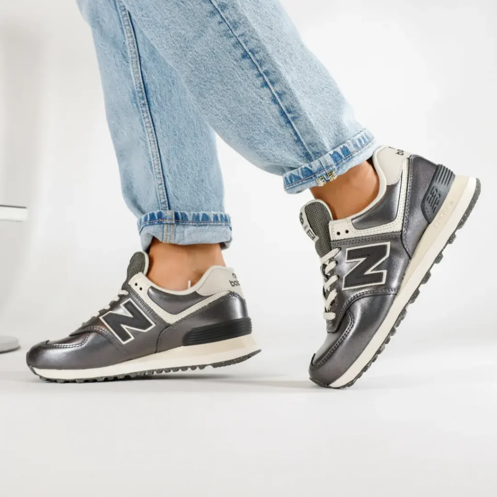 New Balance 574 Pelle Grigio Metallic Canna Fucile pelle sneakers donna argento 00001 (1)