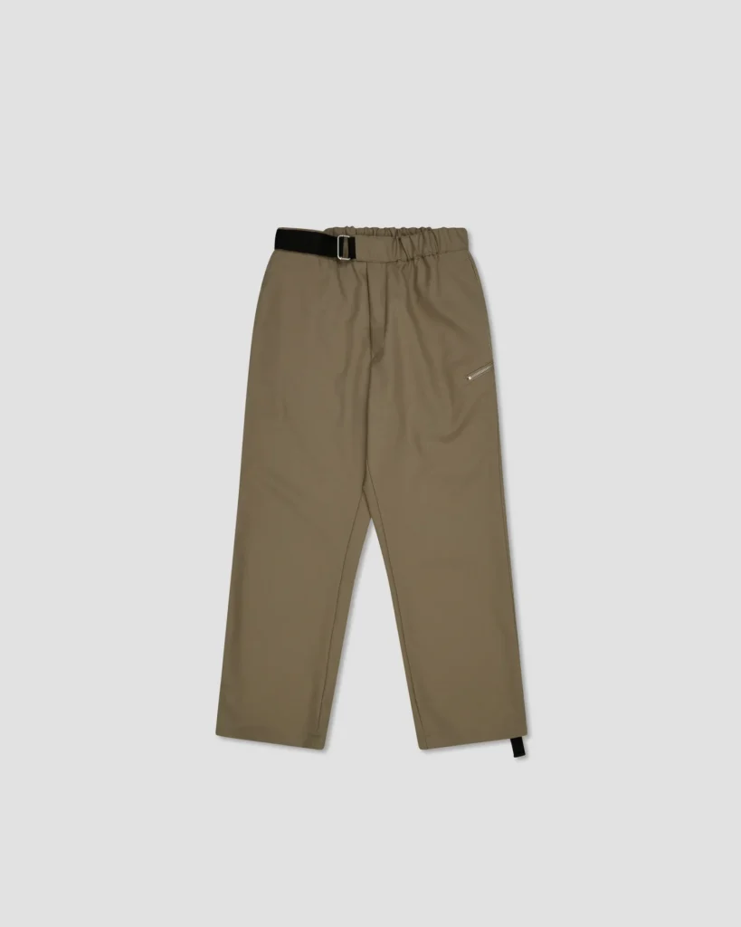 Pantalone beige con cintura e tasca