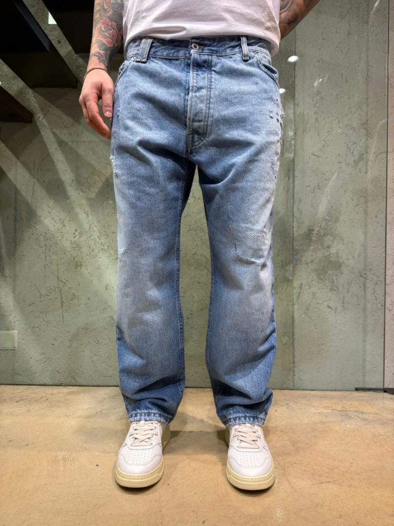 Jeans con rotture chiaro
