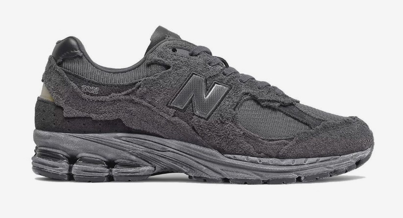 NEW BALANCE 2002R
