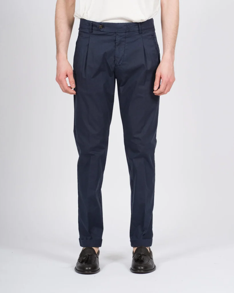 Pantalone retro blu con pence e risvolto BERWICH