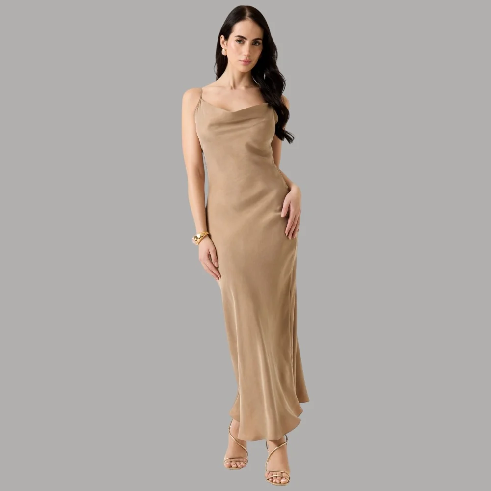 Vestito Midi Satin Slim Guess AKILINA, Eleganza Senza Maniche