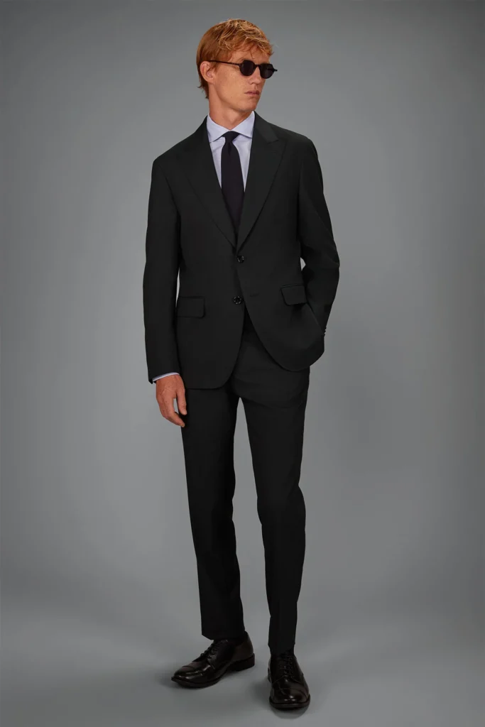 Abito uomo monopetto con tessuto unito regular fit