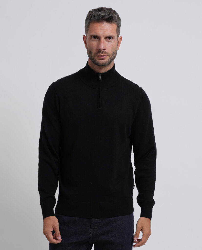 Maglione uomo Boss con collo alto in lana vergine